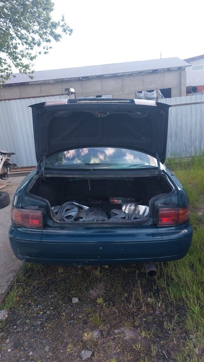 TOYOTA CAMRY 10 капот.