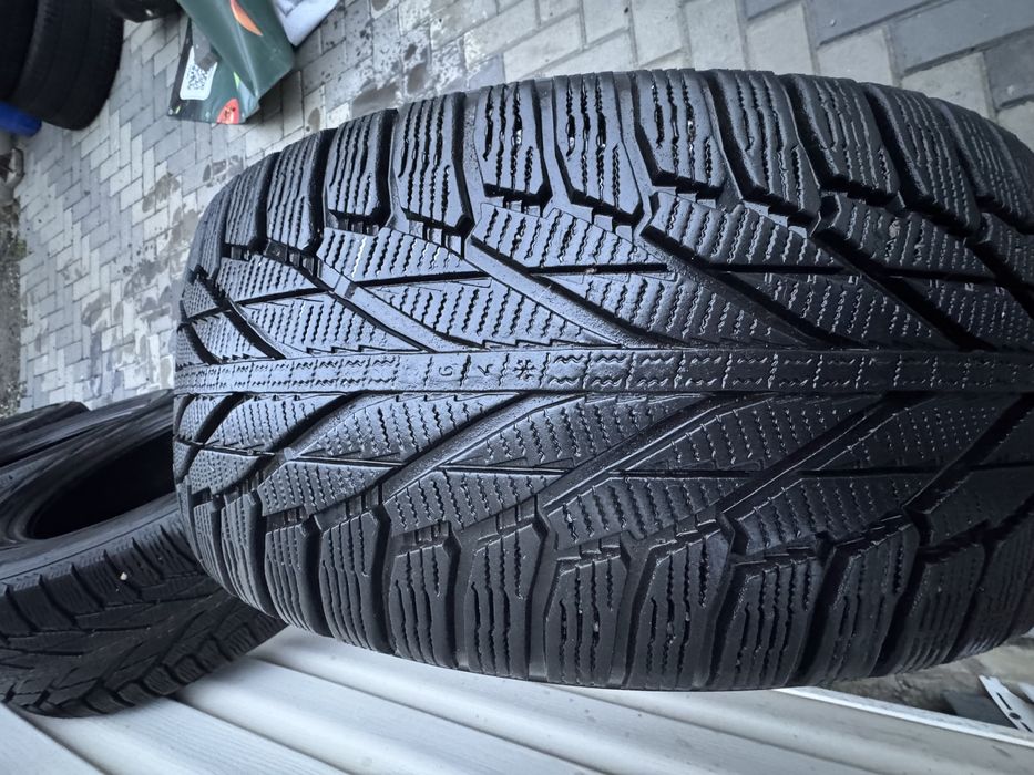 Продам резину nokian hakkapellita 255/55/19