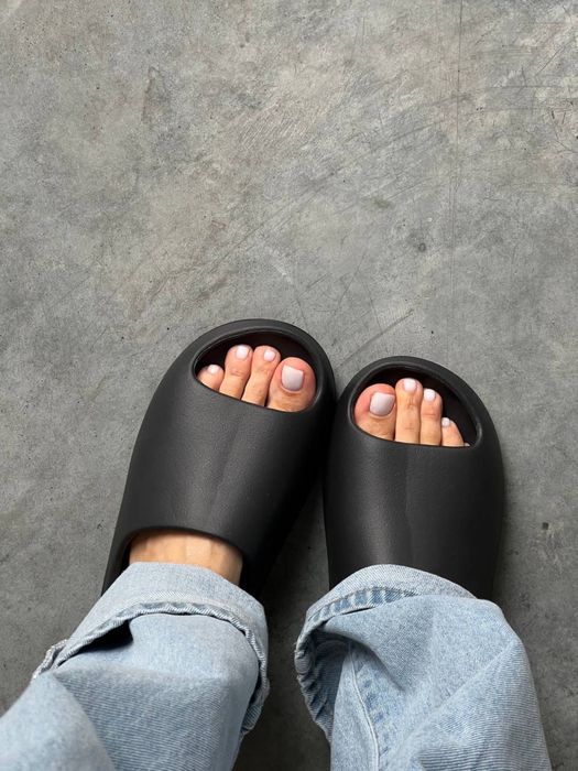 Klapki Yeezy Slide black