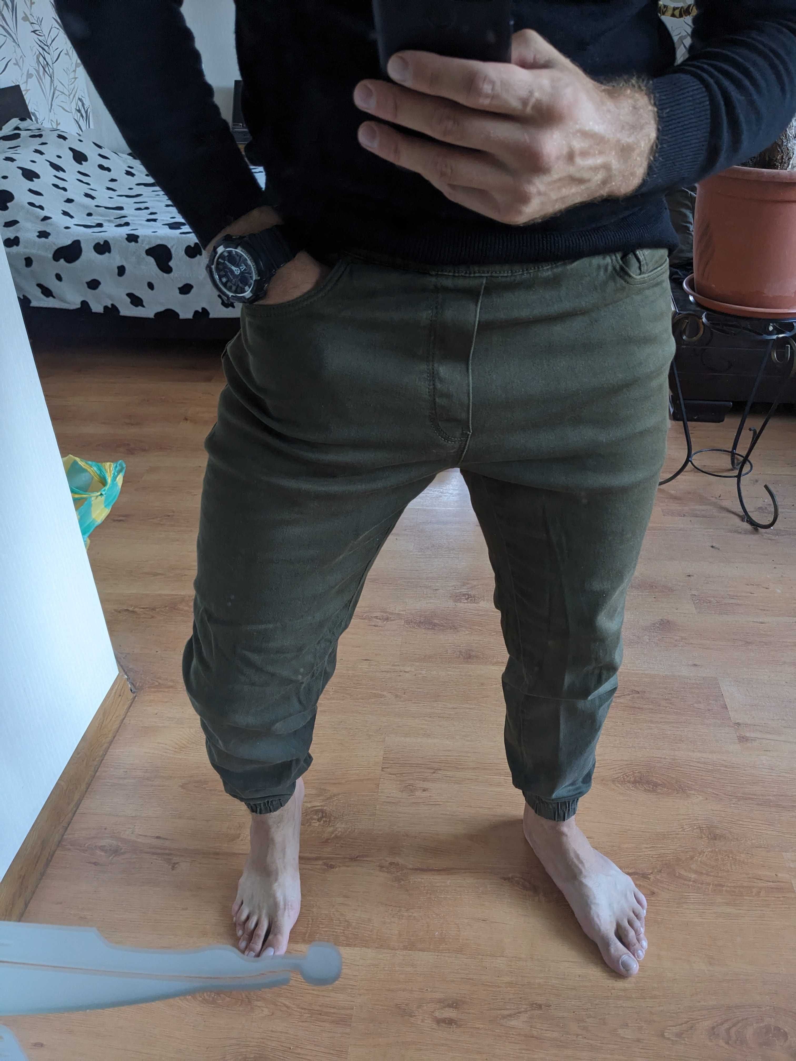 Bershka (размер M) Мужские штаны джогеры