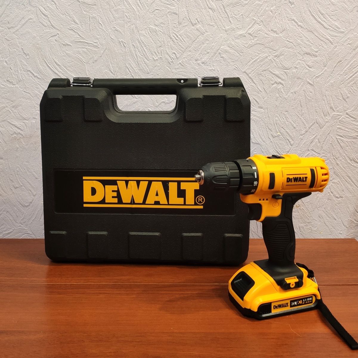 Шуруповёрт DeWALT 18V (Новый+набор инстр.) 7500p.
Мощный и надёжны