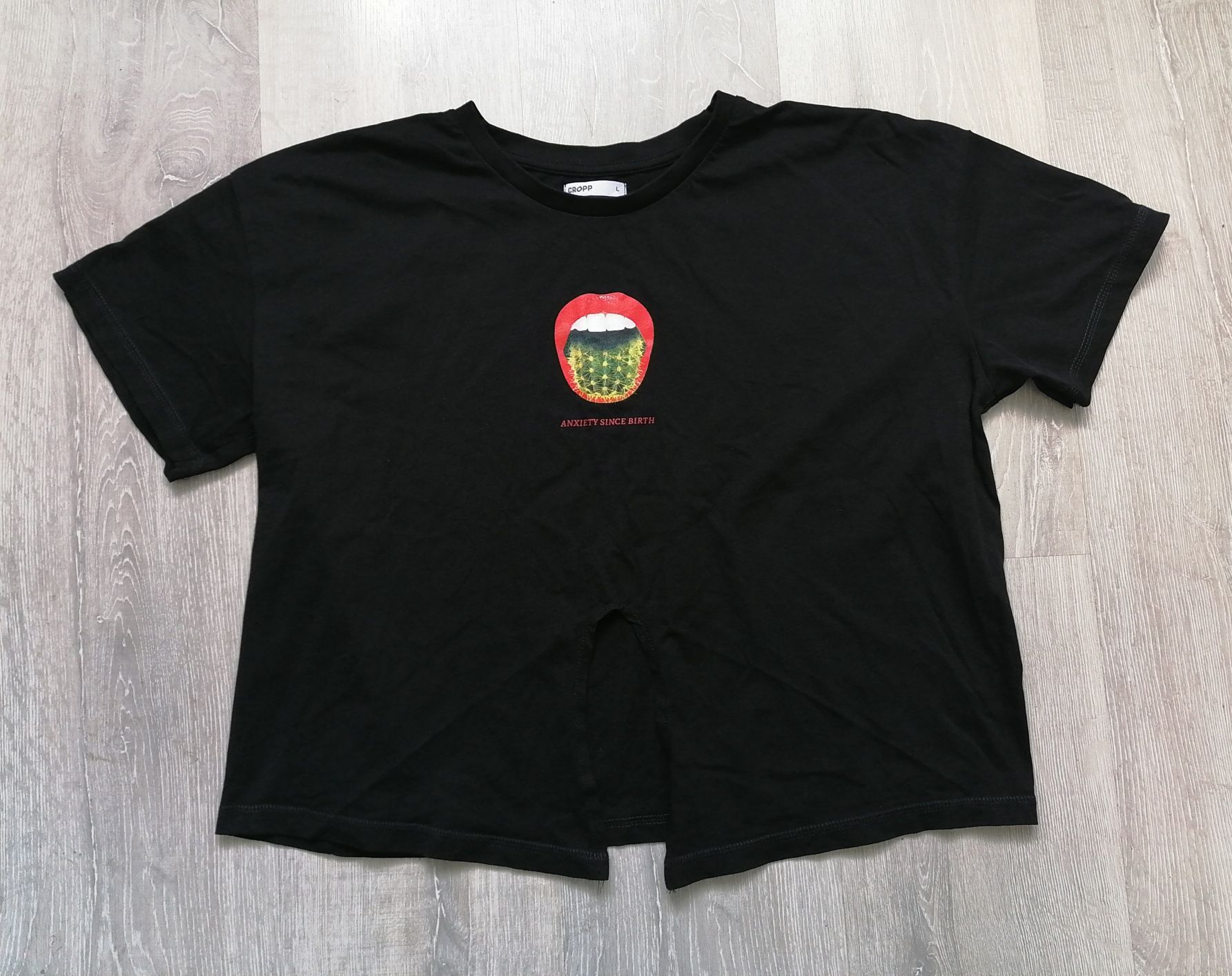 T-shirt z wiązaniem