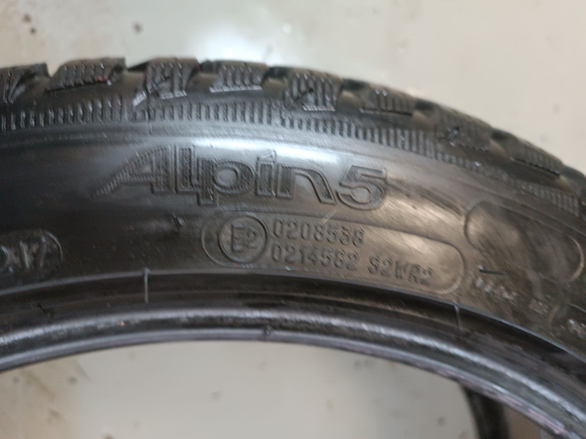 205/45R17 Michelin Alpin 5