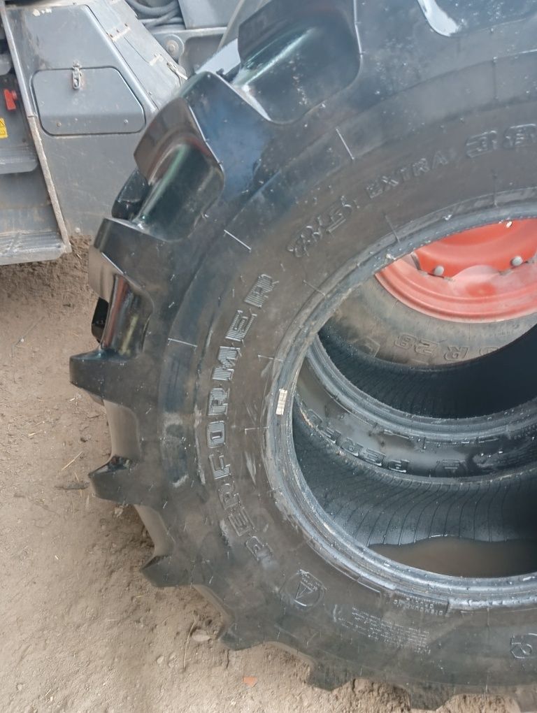 Opony  380/85 R24