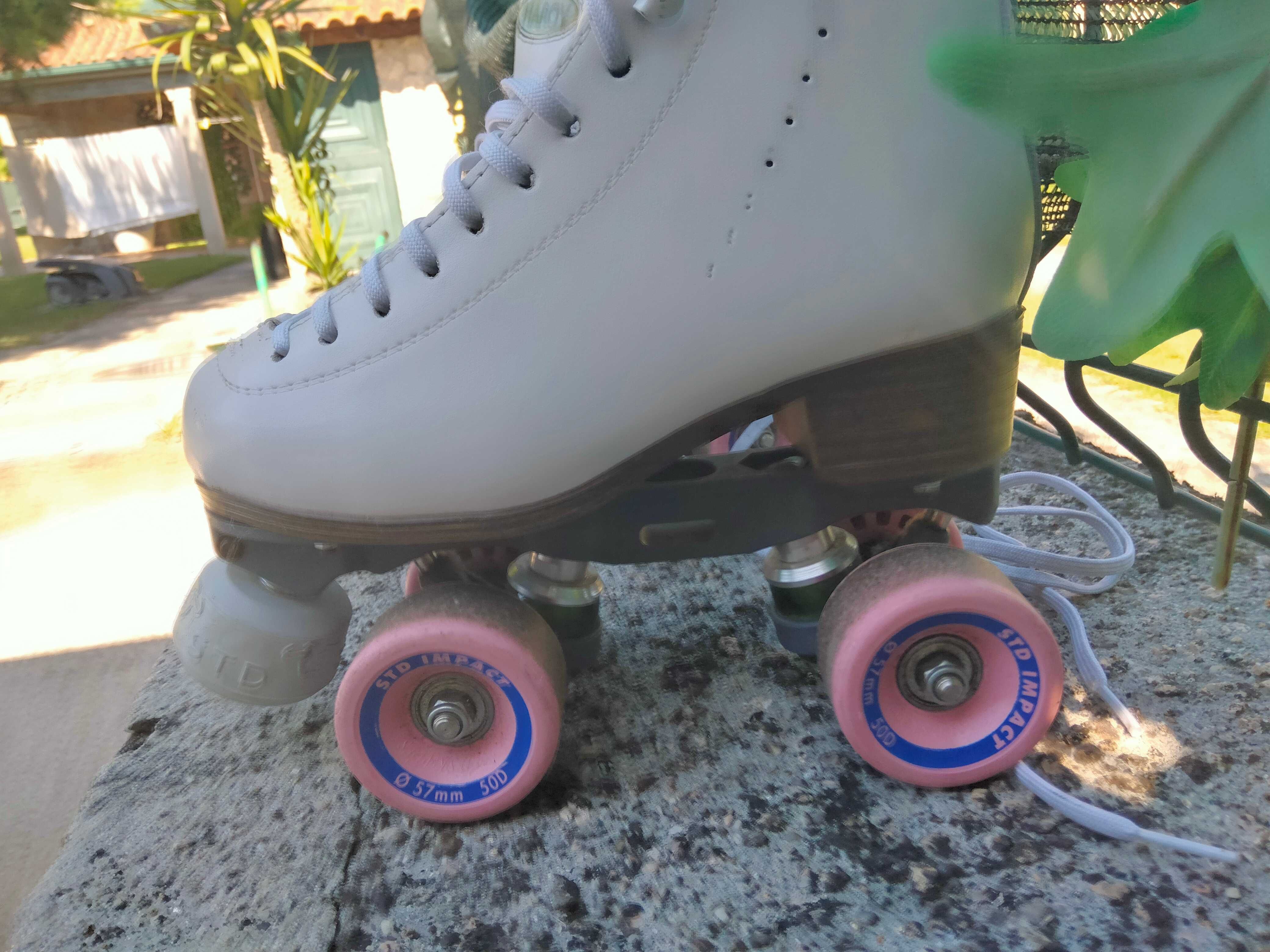 Patins, 4 rodas, patinagem artística.