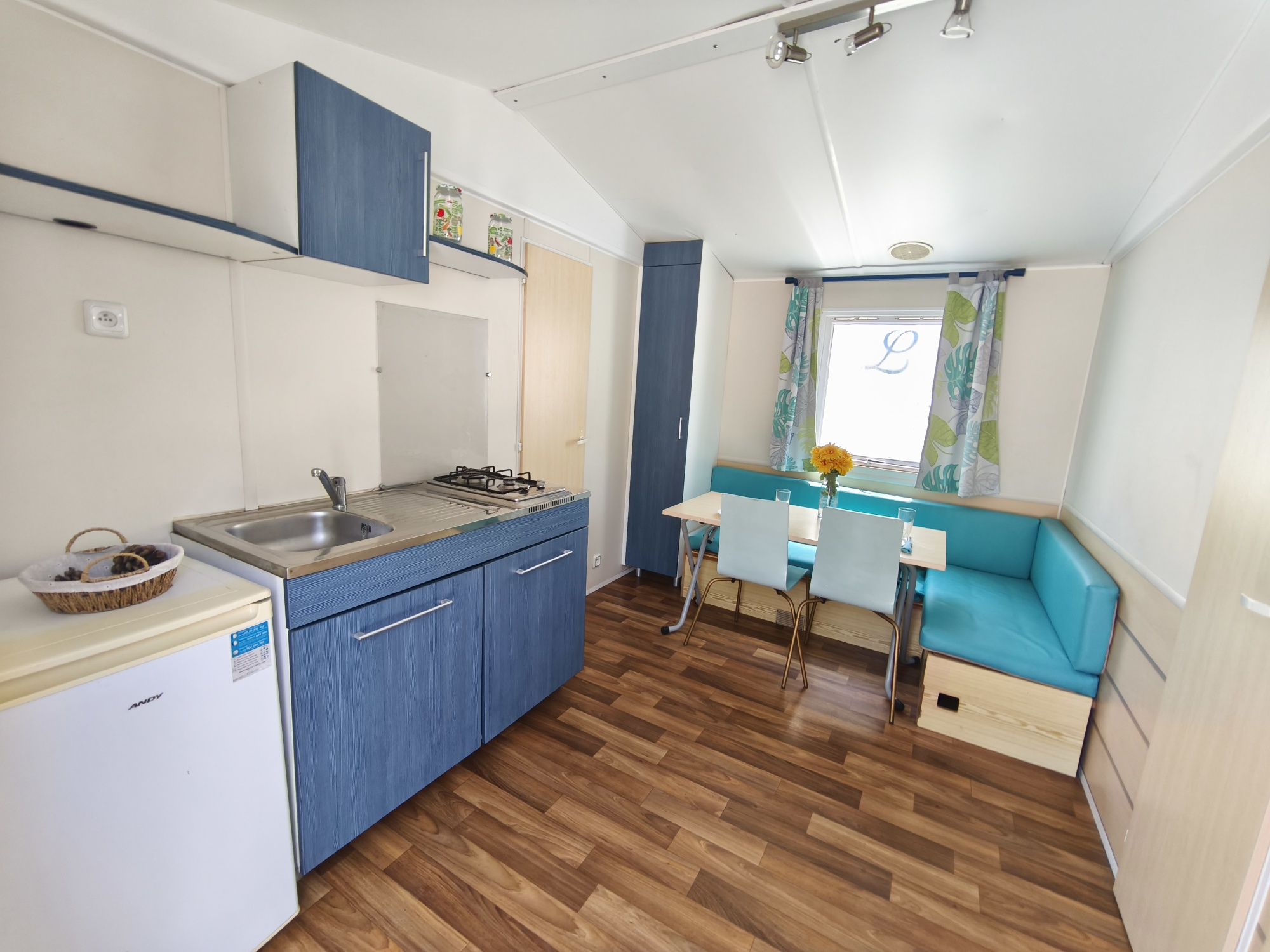 T2 (7,2*4) Casa Móvel / Mobil Home/ Bungalow / Casa Madeira 

COZINHA