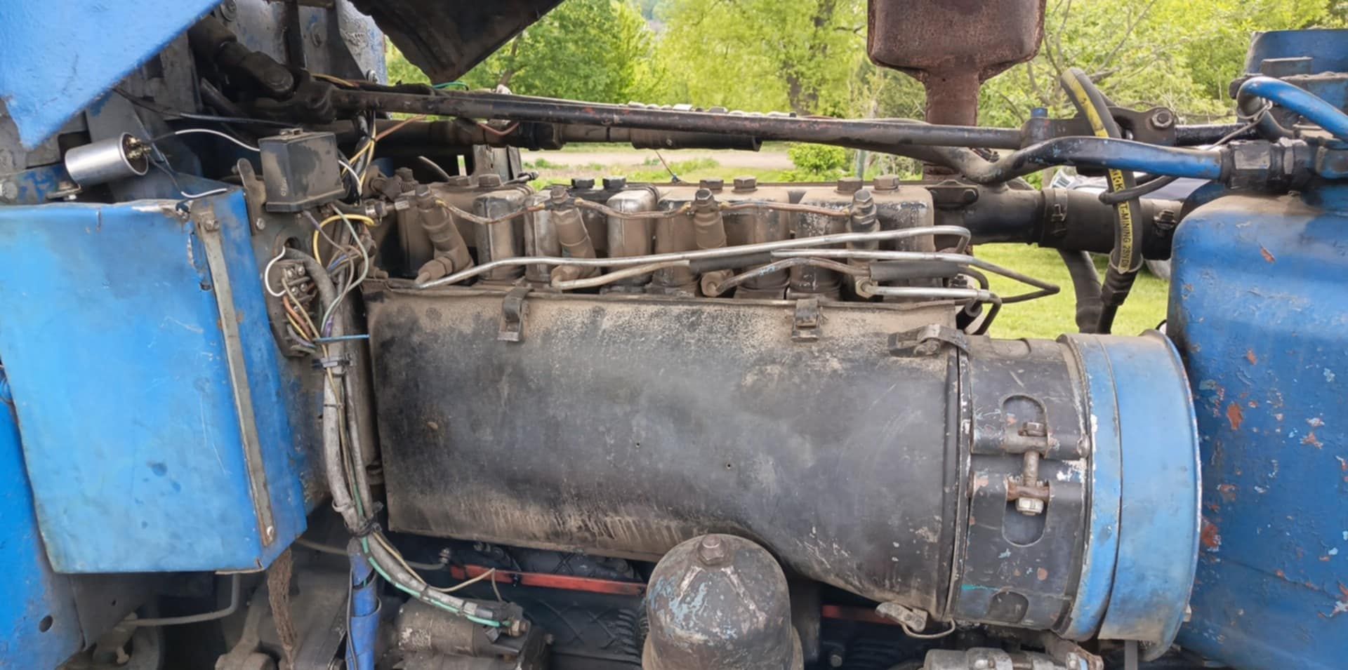Продам т40 + плуги..культиватор