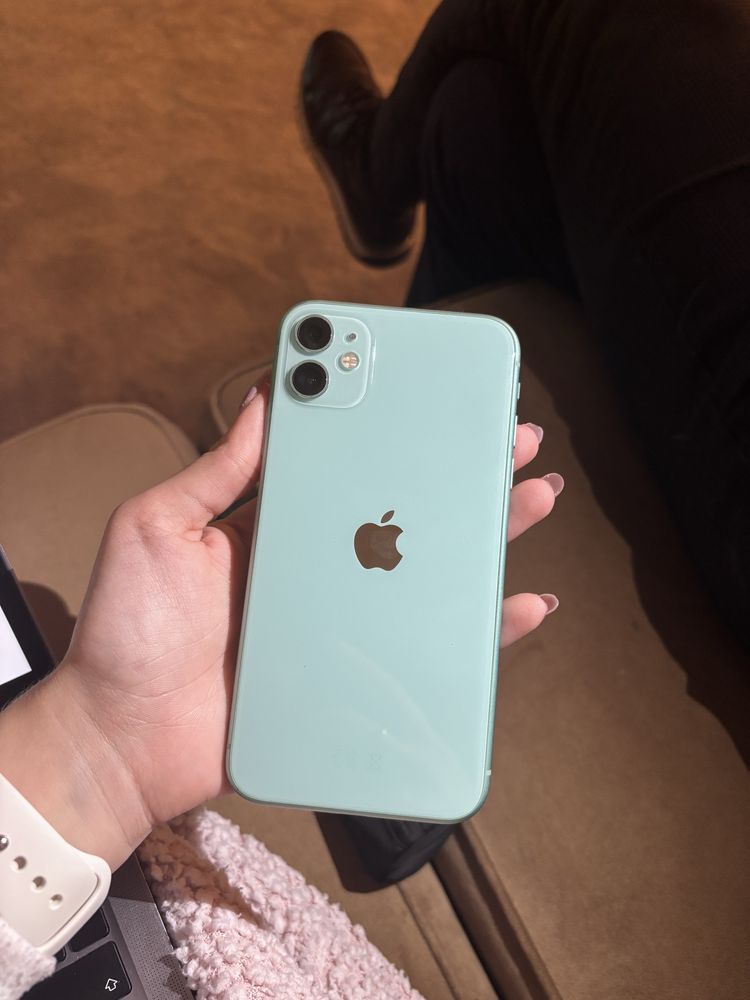 iPhone 11 em bom estado