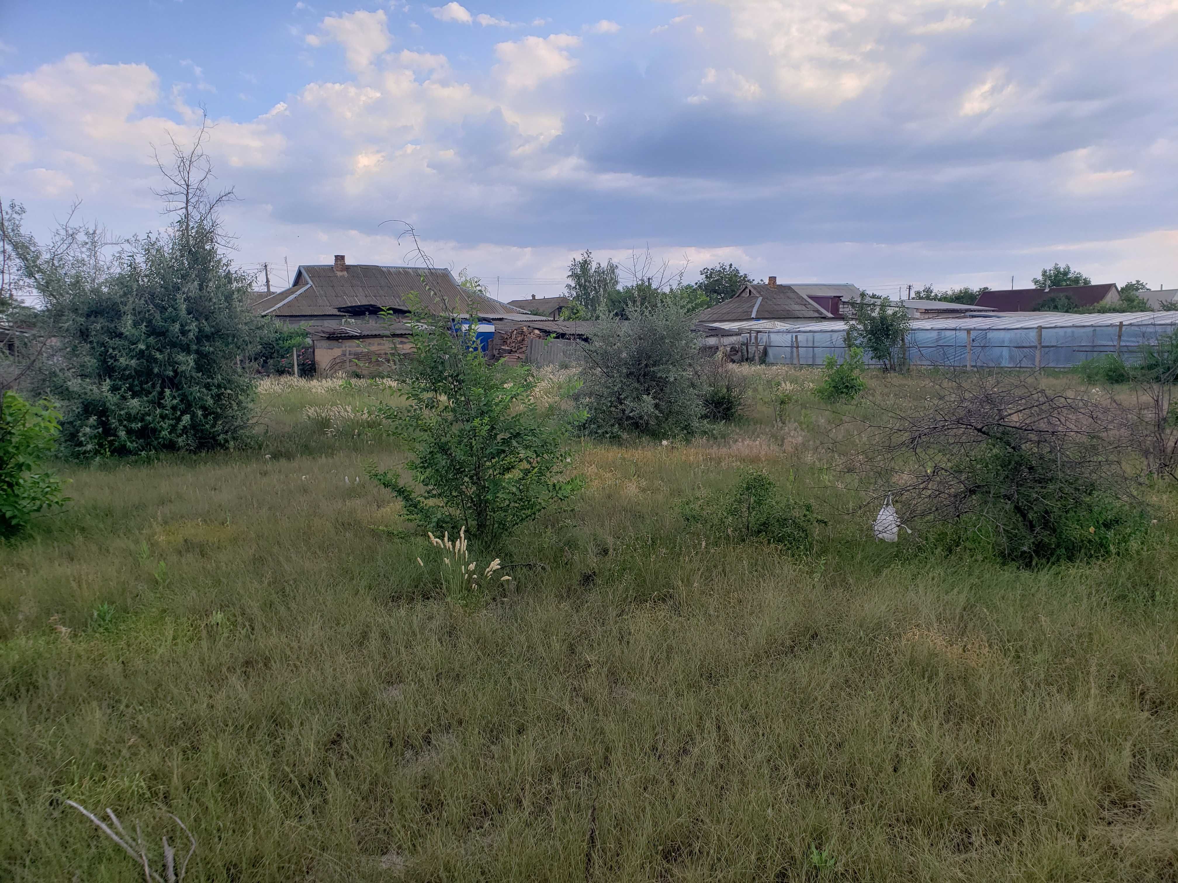 Продам участок(22 сотки) с домом в с. Маяки (улица Осетяна)