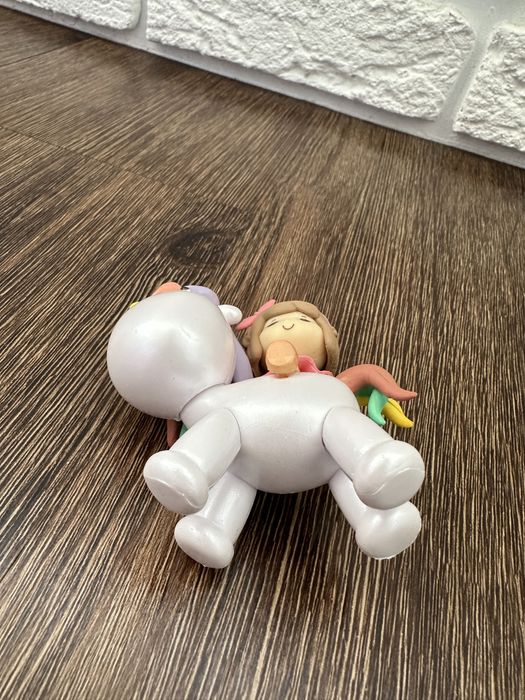 Фигурка на торт, декор на торт, девочка с единорожкой