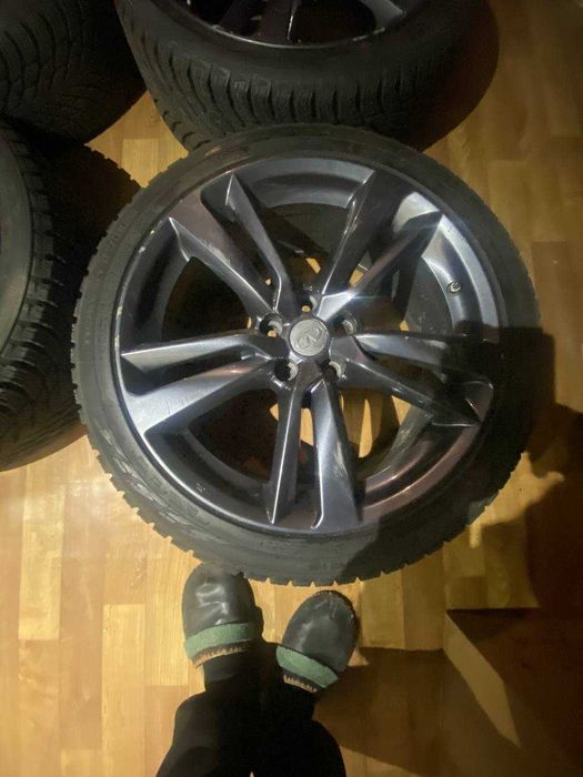 Колеса Infinity 245/40 R19 оригінальні на зимовій гумі