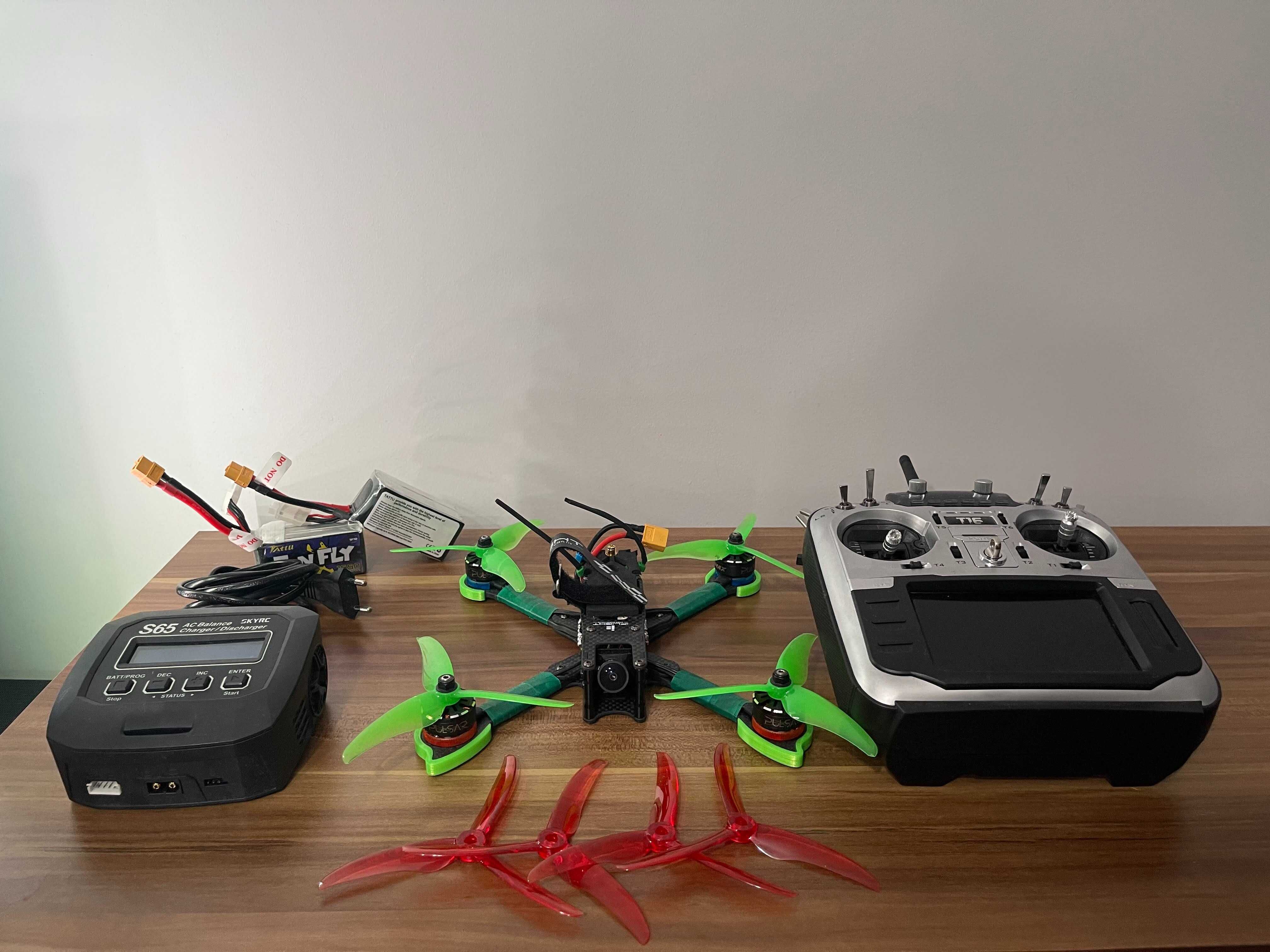 Nowy dron FPV na najlepszych komponentach + akcesoria