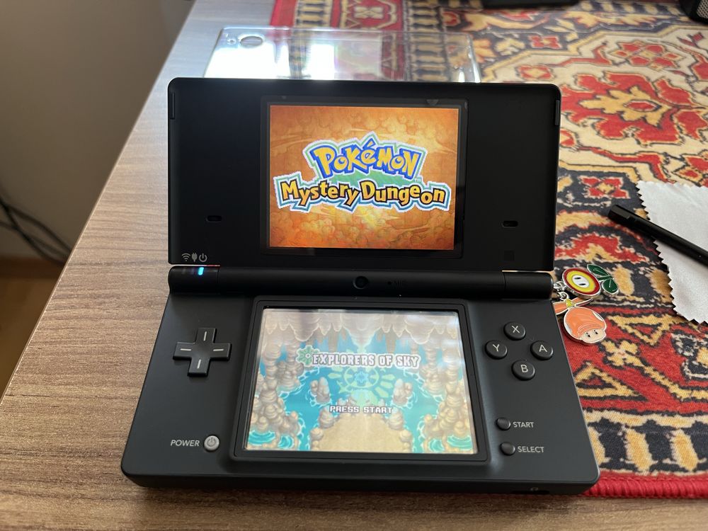Nintendo Dsi Custom firmware z akcesoriami