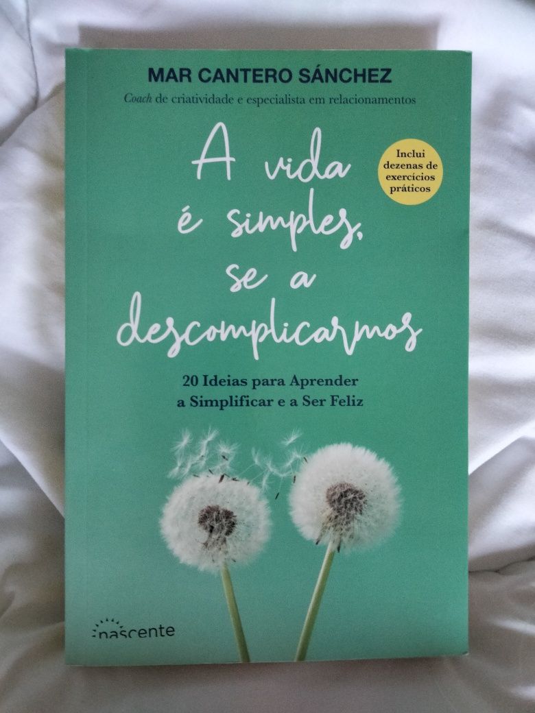 Livro "A vida é simples se a descomplicarmos"
