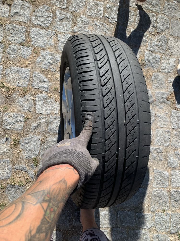 Jantes 15 com pneus bons volvo , ford peugout