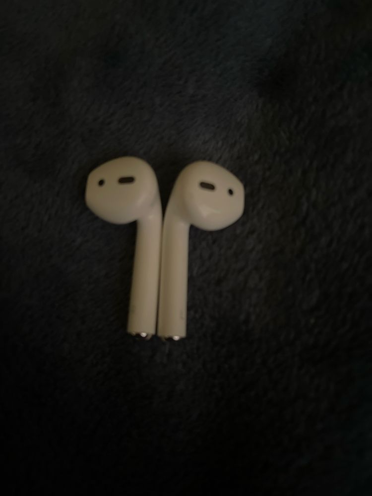 Apple airpods 1 покоління