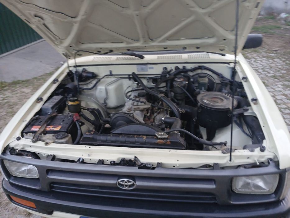 Carrinha Toyota Hilux caixa aberta