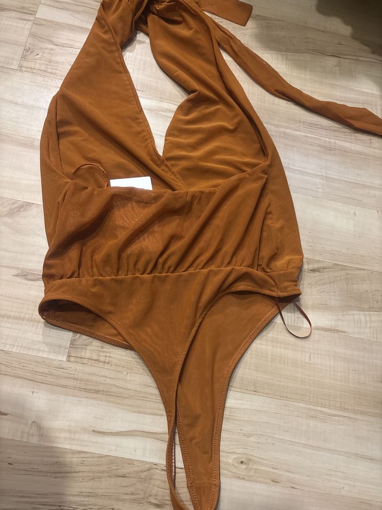 Body odkryte plecy