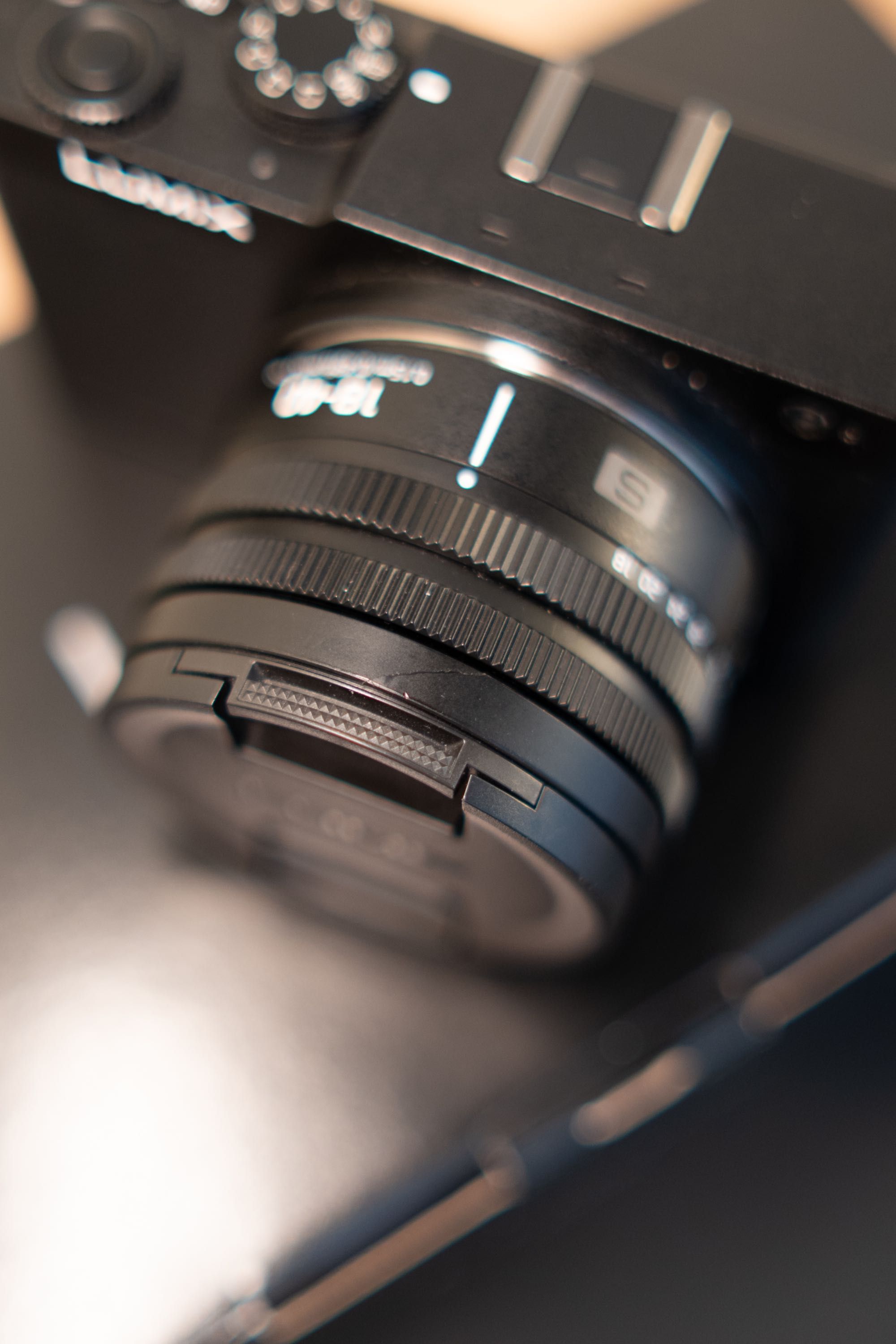Vendo Lumix s9 com objetiva 18-40mm