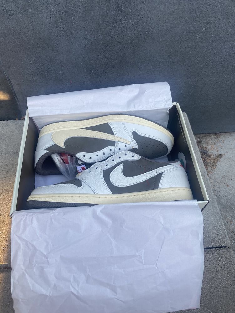 Air Jordan 1 Low OG SP x Travis Scott Reverse Mocha