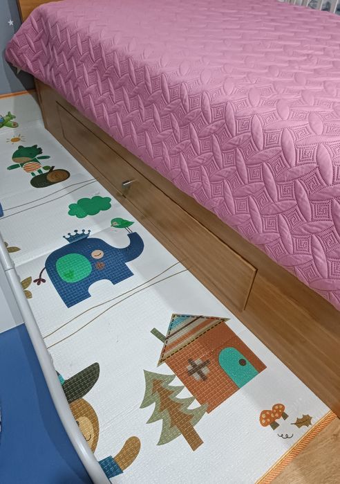 Cama solteiro em madeira + colchão