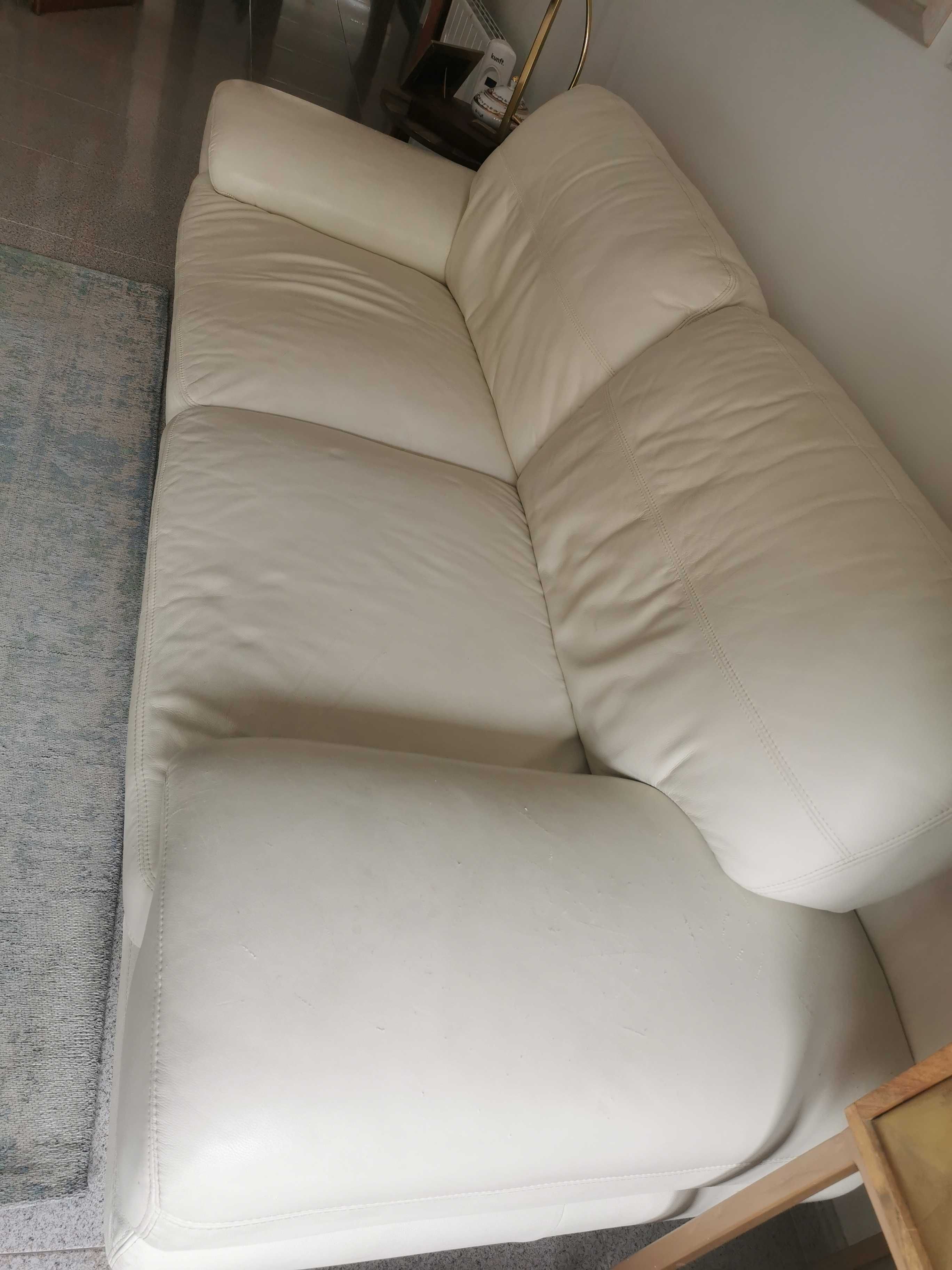 Sofa 3 lugares em pele