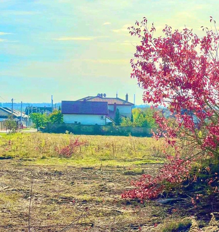 Земельна ділянка на Щасливому