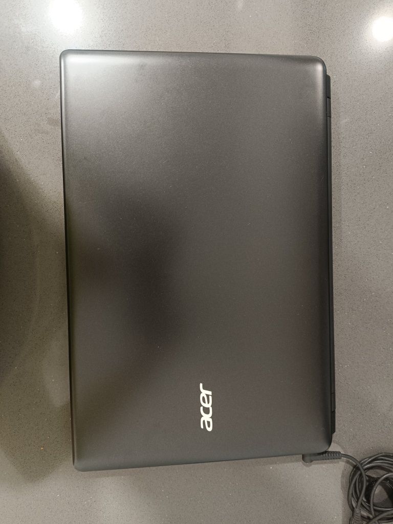 Portátil Acer E1-570G