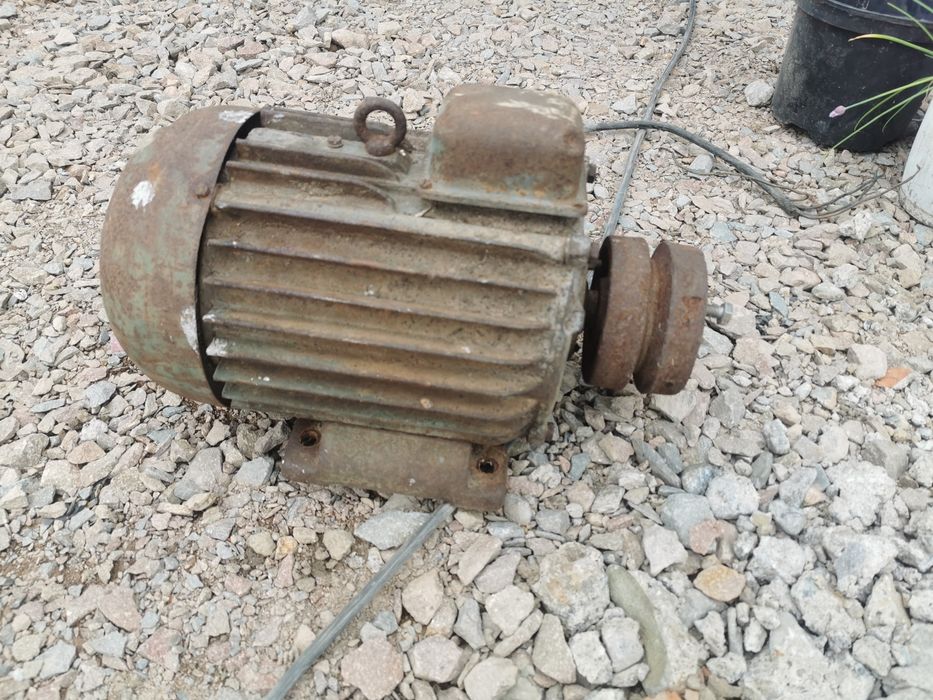 Silnik 4.4 kW z cyrkulatki sprawny