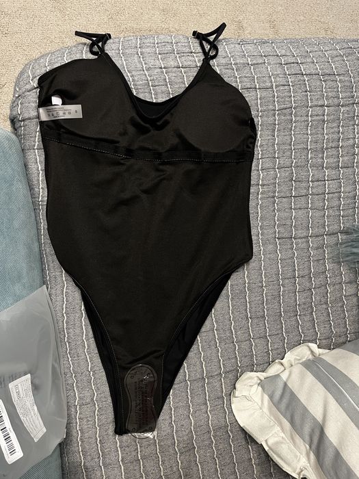 Купальник абсолютно новий, суцільний, М