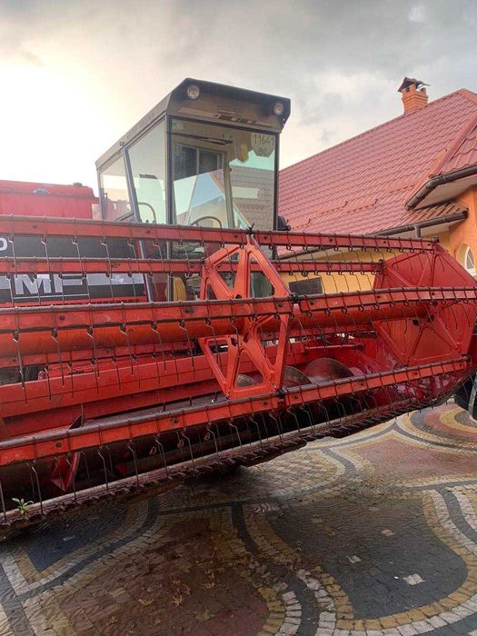Massey Ferguson 560