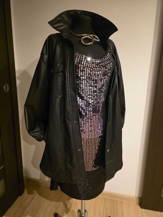 Cekinowa sukienka mała czarna r. 16 – stan idealny