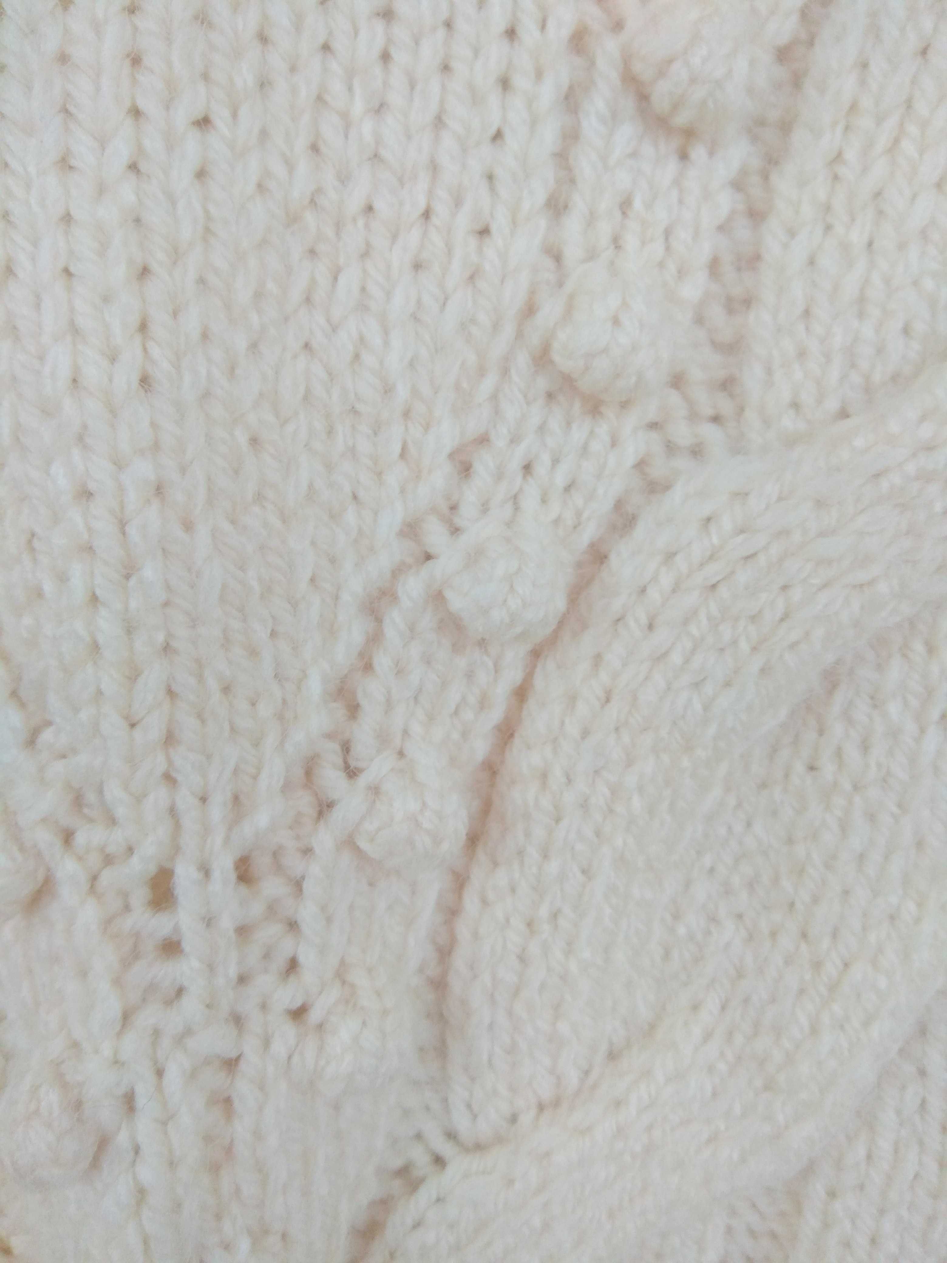 Damski sweterek C&A piękny puszysty ciepły lekki  z Niemiec