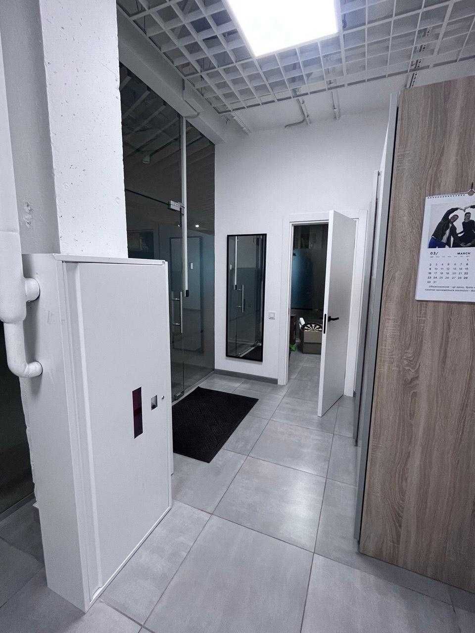 Оренда затишного офісу 260 м2 в БЦ біля ст.м.Оболонь