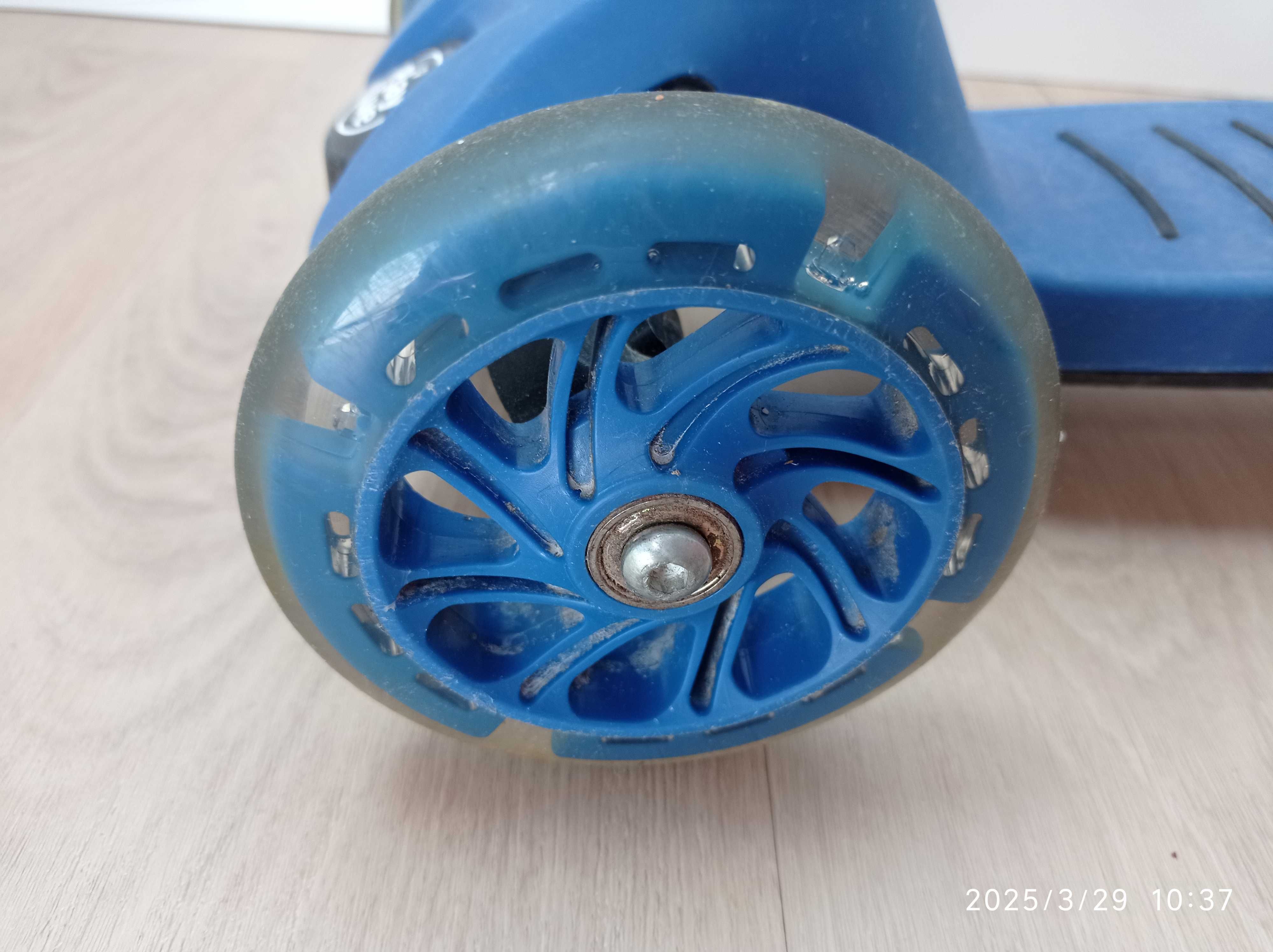 Trotinete com LED para criança