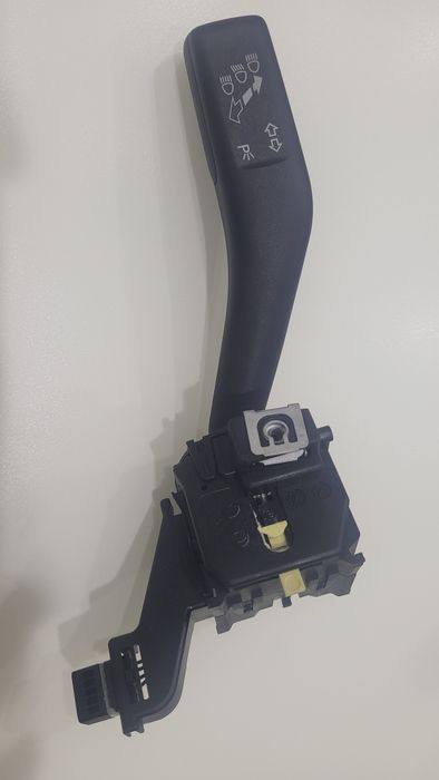 Переключатель поворотов Scoda Octavia