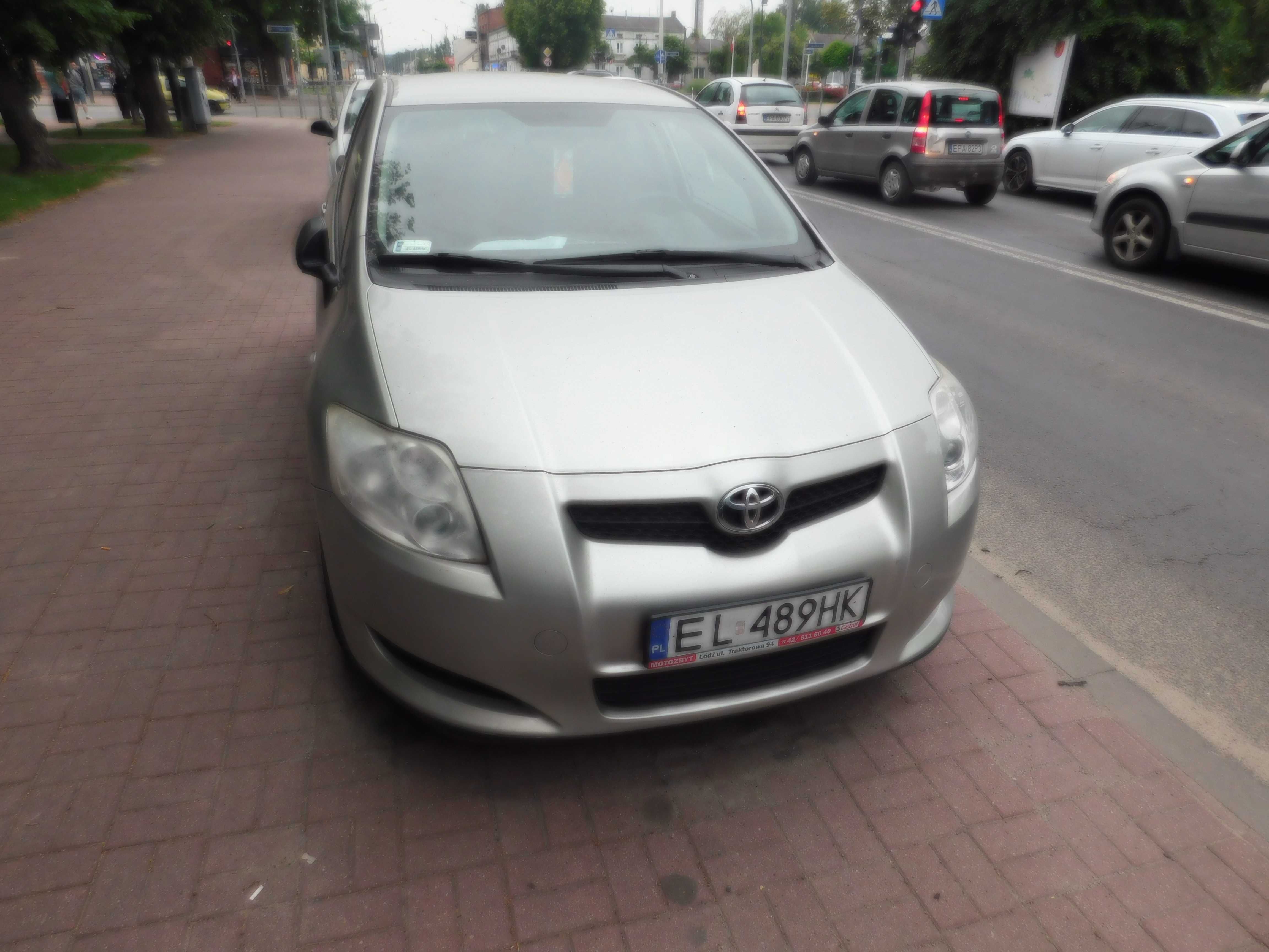 Sprzedam toyotę auris