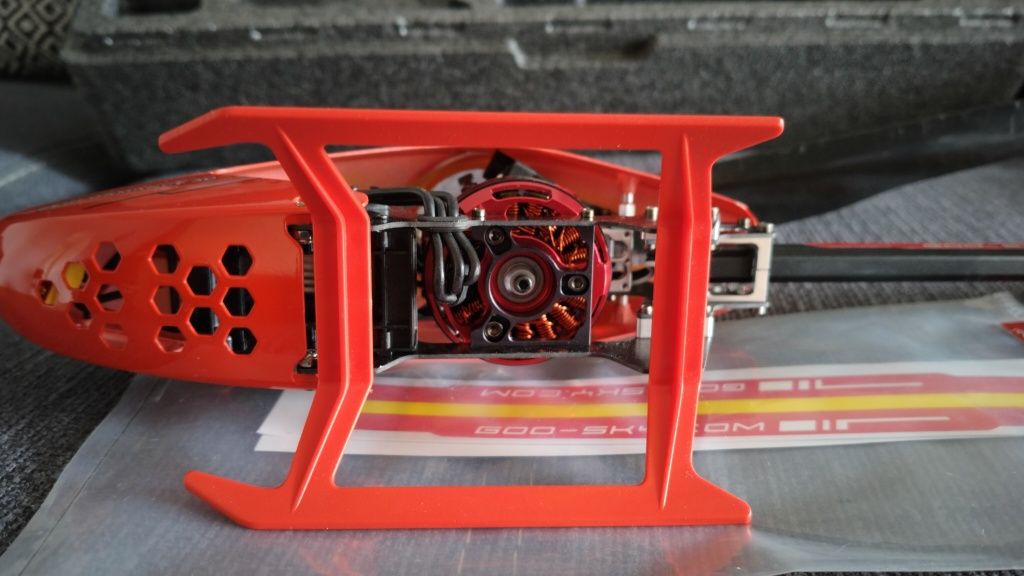 Goosky S2 RC helikopter RTR 2xLipo T8 nadajnik
