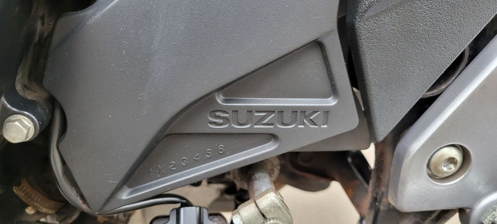 Suzuki GSX 250R, Сузукі GSR мото.