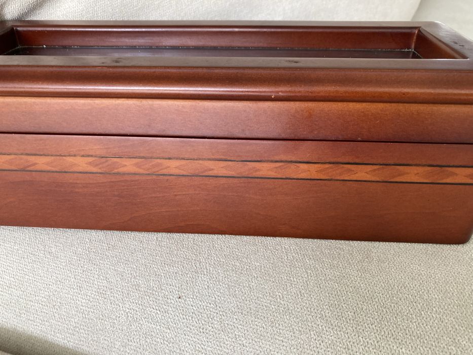 Caixa de madeira para coleccão ou outros