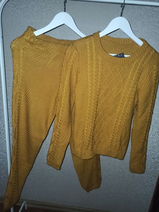 В'язаний теплий прогулянковий костюм р. С-М