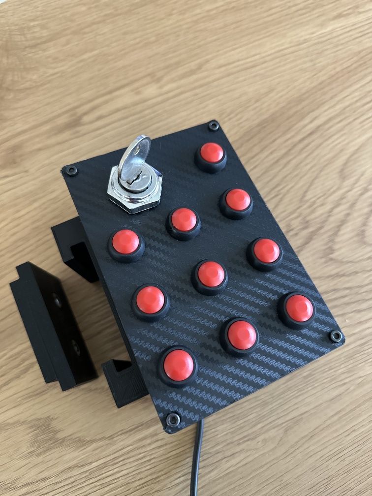 Button box, stacyjka simracing, thrustmaster, moza, logitech