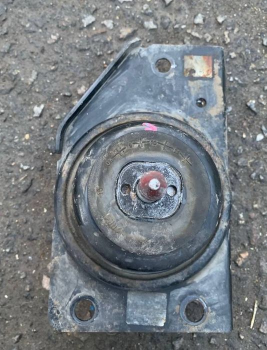 Подушка двигуна, опора двигателя права Hyundai accent 06-11 рік
