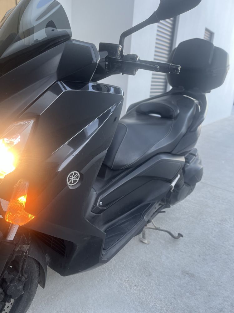 Yamaha x max 400