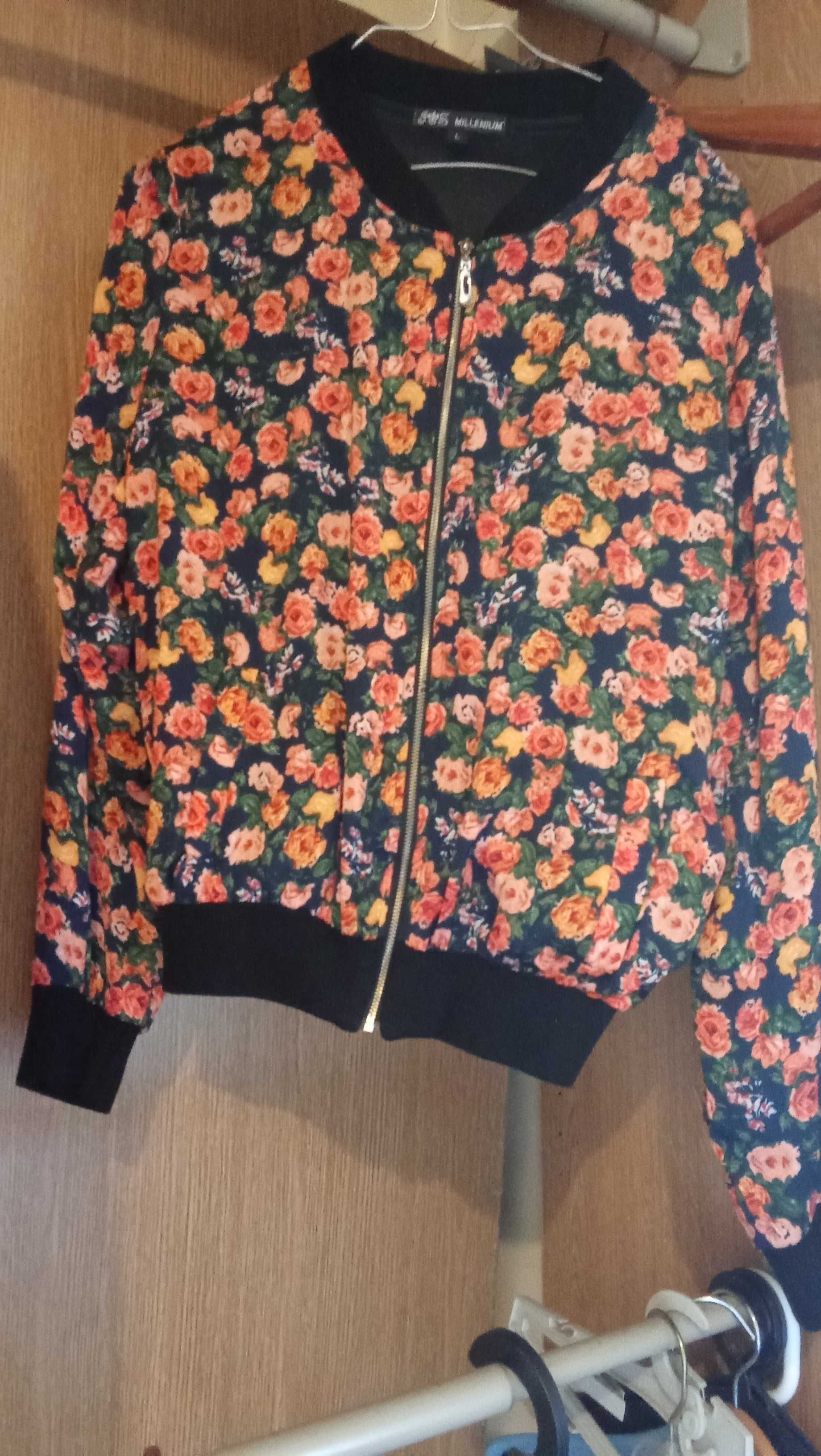 Conjunto: Bomber de poliester,  e Blusa laranja