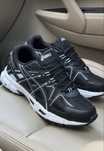 НОВІ жіночі кросівки Asics (розмір 39)