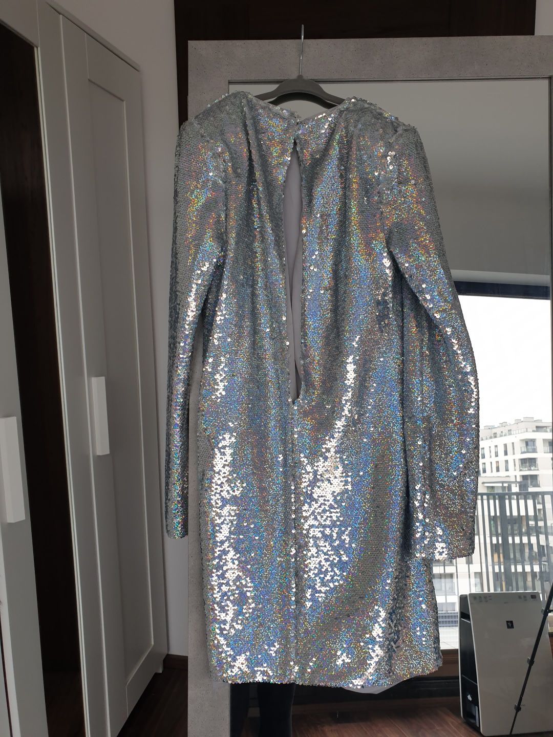 Sukienka srebrna opalizująca cekiny xxs 32 XS 34  poduszki