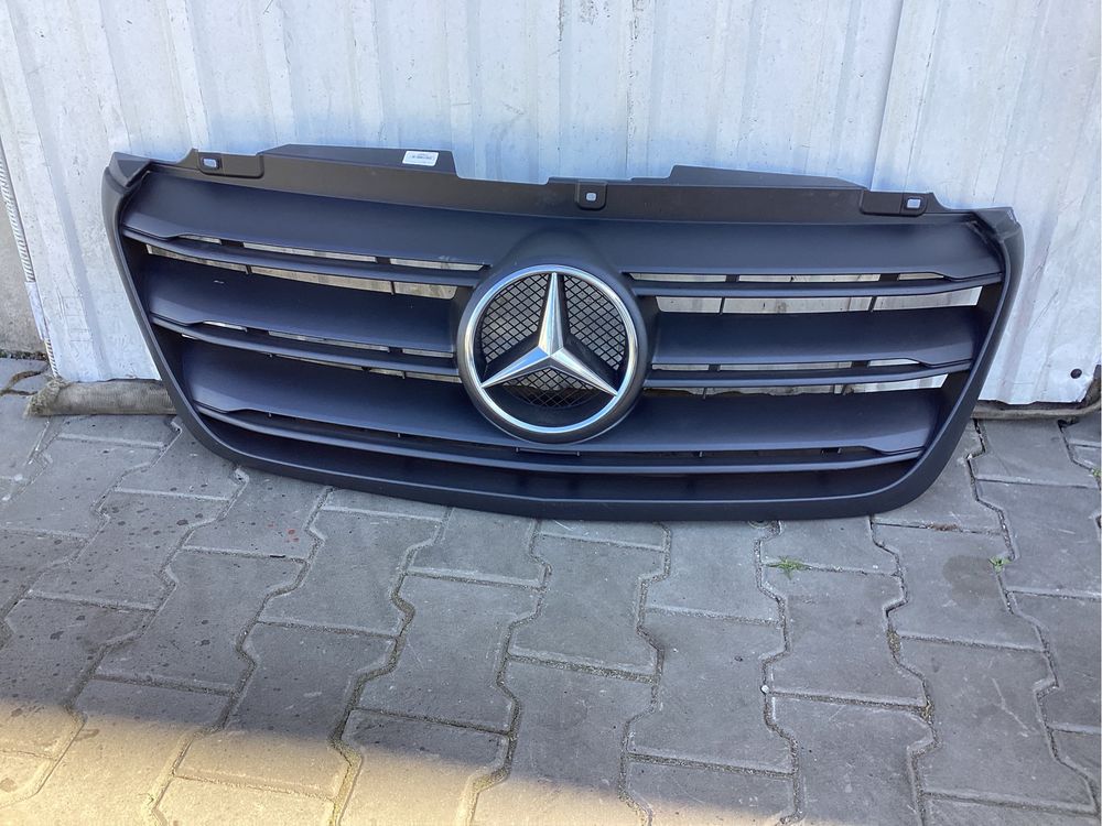 Бампер Передній Mercedes Sprinter 907 Спрінтер 910 Решітка