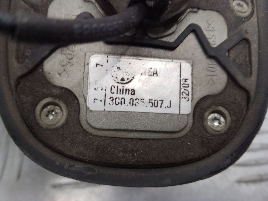 Антенна плавник 3C0035507J для Volkswagen Touareg I 2002-2010