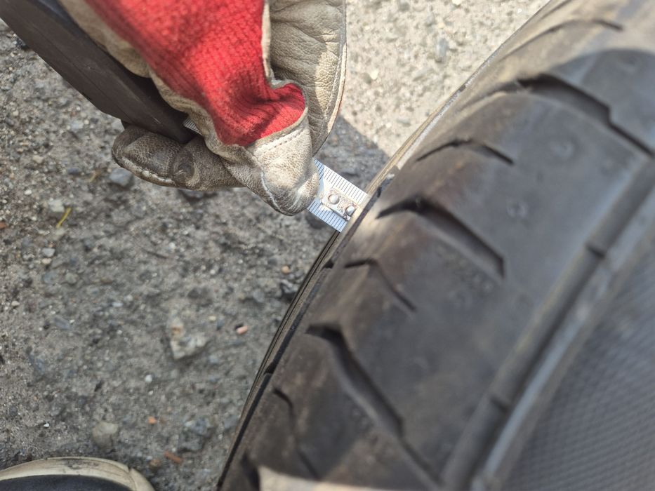 Продам комплект автошин в доброму  стані глибина протектора 5мм